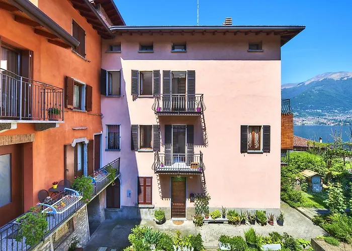 Casa Mocchetti Лезено